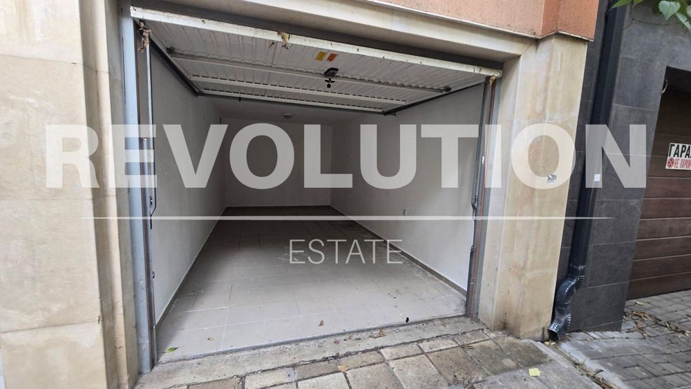 Гараж в района на Винс!