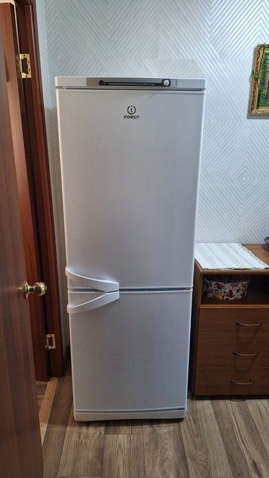 Продам холодильник