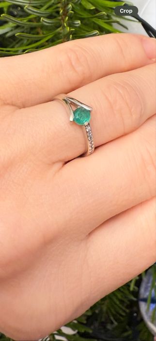 Vand inel  aur alb 18kt cu smarald natural si diamante naturale FIRESC