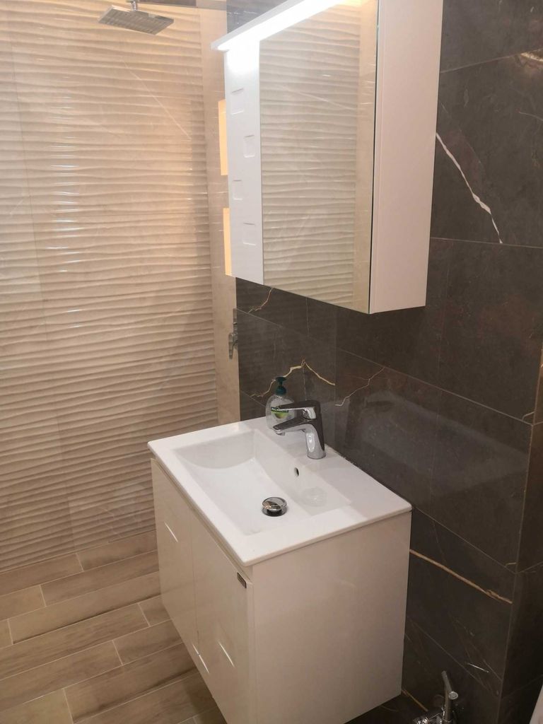 Дава се под наем Двустаен апартамент в София, Надежда 1 - 65 кв.м за 700 € - Снимка #11