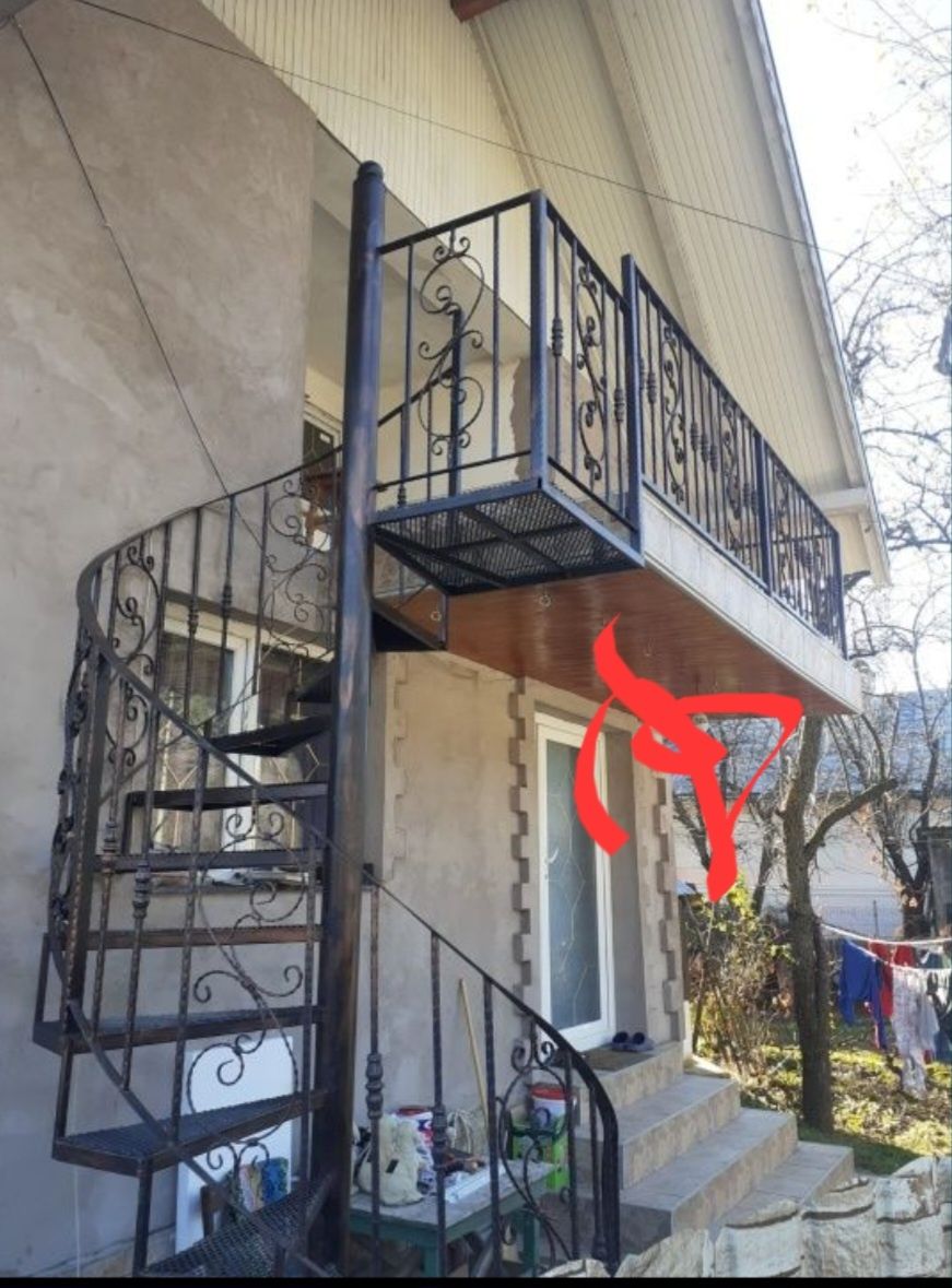 Scari din fer forjat