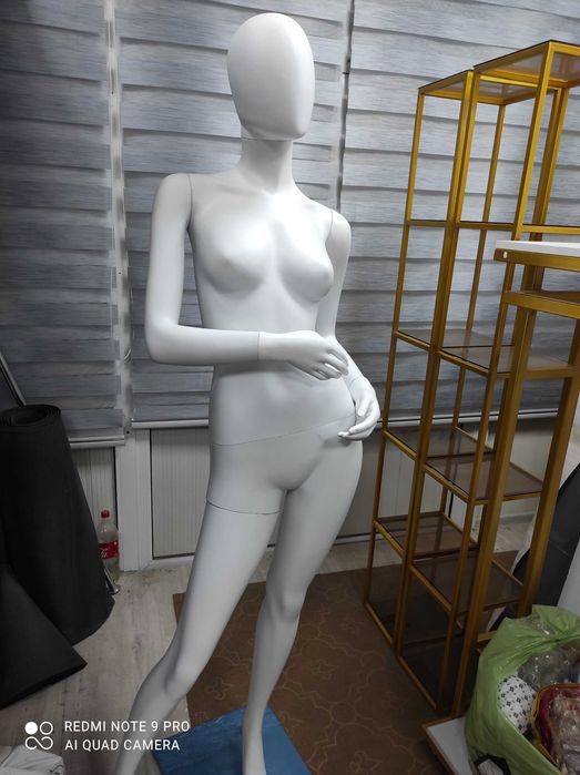 Маникен женские продается