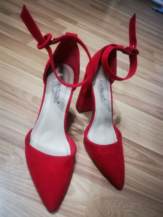 Pantofi rosii cu toc 38