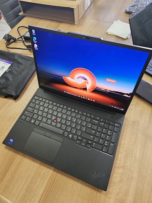 Lenovo ThinkPad P16s Ultra 7 155H  64G/1TB RTX Ada 500 4GB OLED 4k