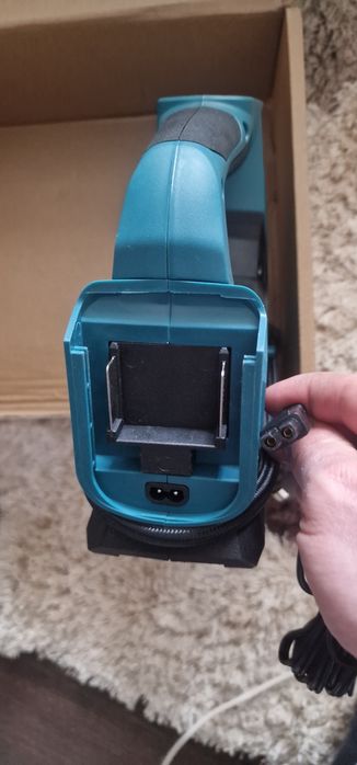 Scule pentru baterii Makita