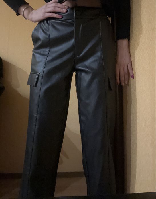 Нов дамски кожен панталон Sinsay с етикет