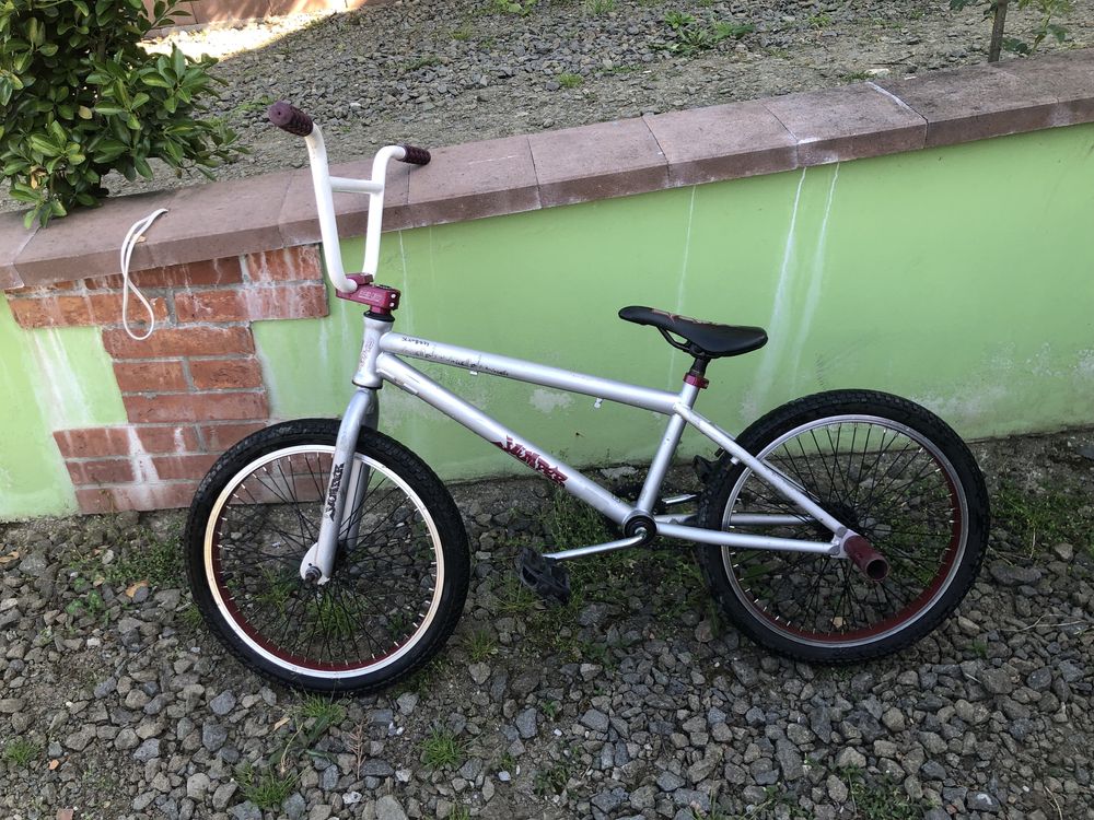 Bicicletă    BMX