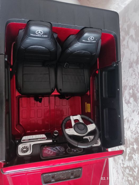 Продам машинку детскую