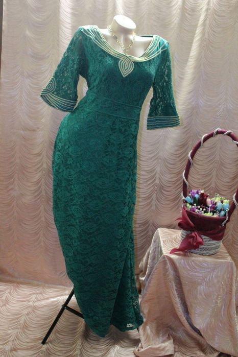 Продам вечерние платья 46