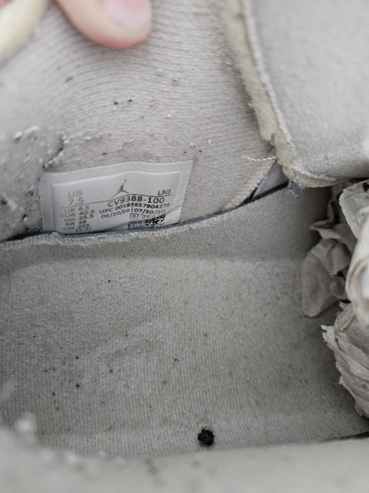 Vând jordan 4 off white mărimea 40,5 purtați de 2 ori conditi foarte b