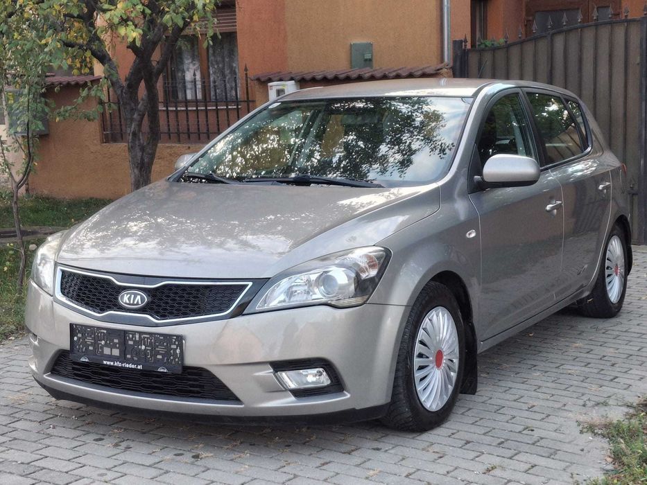 KIA Ceed - 1.6 CRDI  155000km - Climatronic / Senzori / Pilot / Carlig