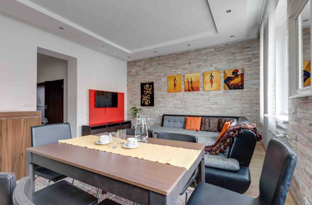 Дава се под наем Тристаен апартамент в Пловдив, Съдийски - 92 кв.м за 382.5 € - Снимка #1