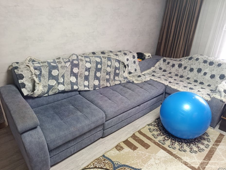 Диван угловой в хорошем состоянии