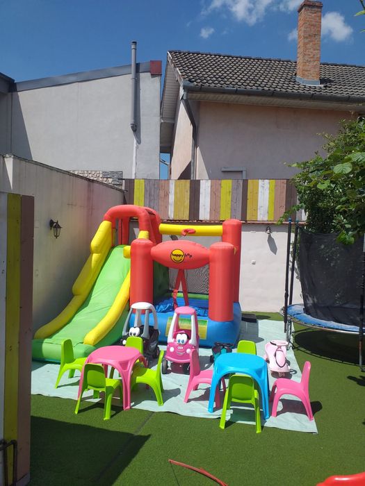 Inchiriez pachet joaca topogan plus masinute masute