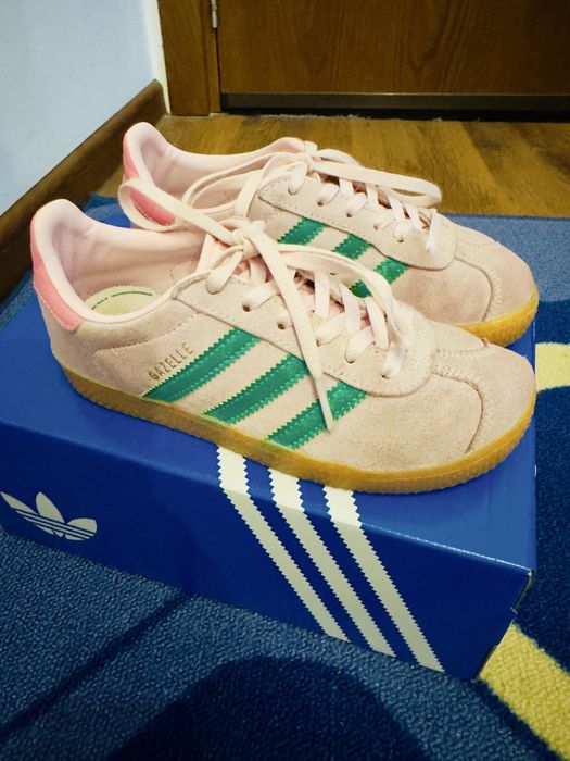 Маратонки Adidas за момиче