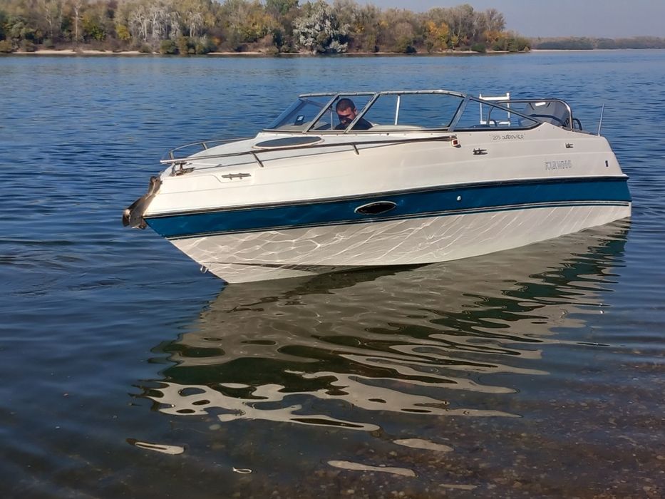 Barca cu cabina Four Winns 205 Sundowner cu motor Honda 175 cp 4 timpi