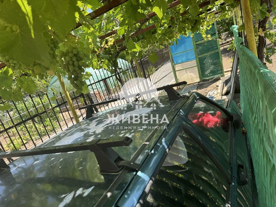 Къща с парцел 706 кв.м, м-т Манастирски рид