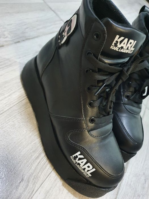 Боти от еко кожа чисто нови