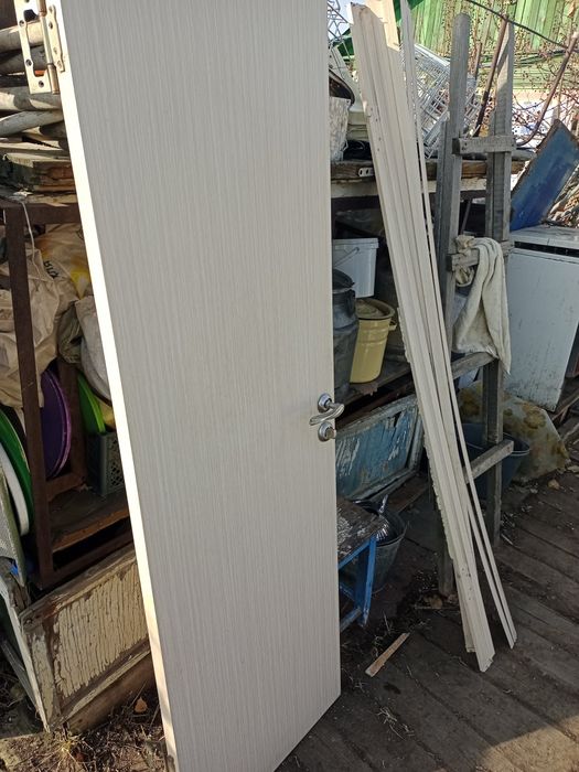 Продам двери б/у