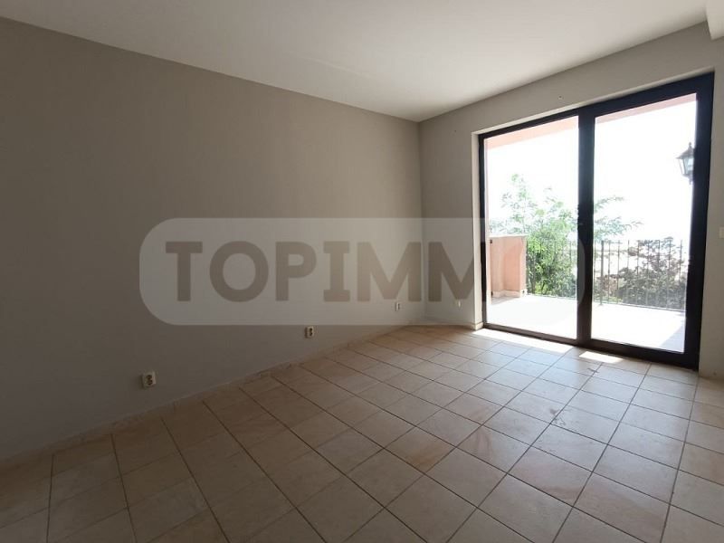 Продава се Четиристаен апартамент в с. Топола, Област Добрич - 275 кв.м за 910 €/кв.м - Снимка #7