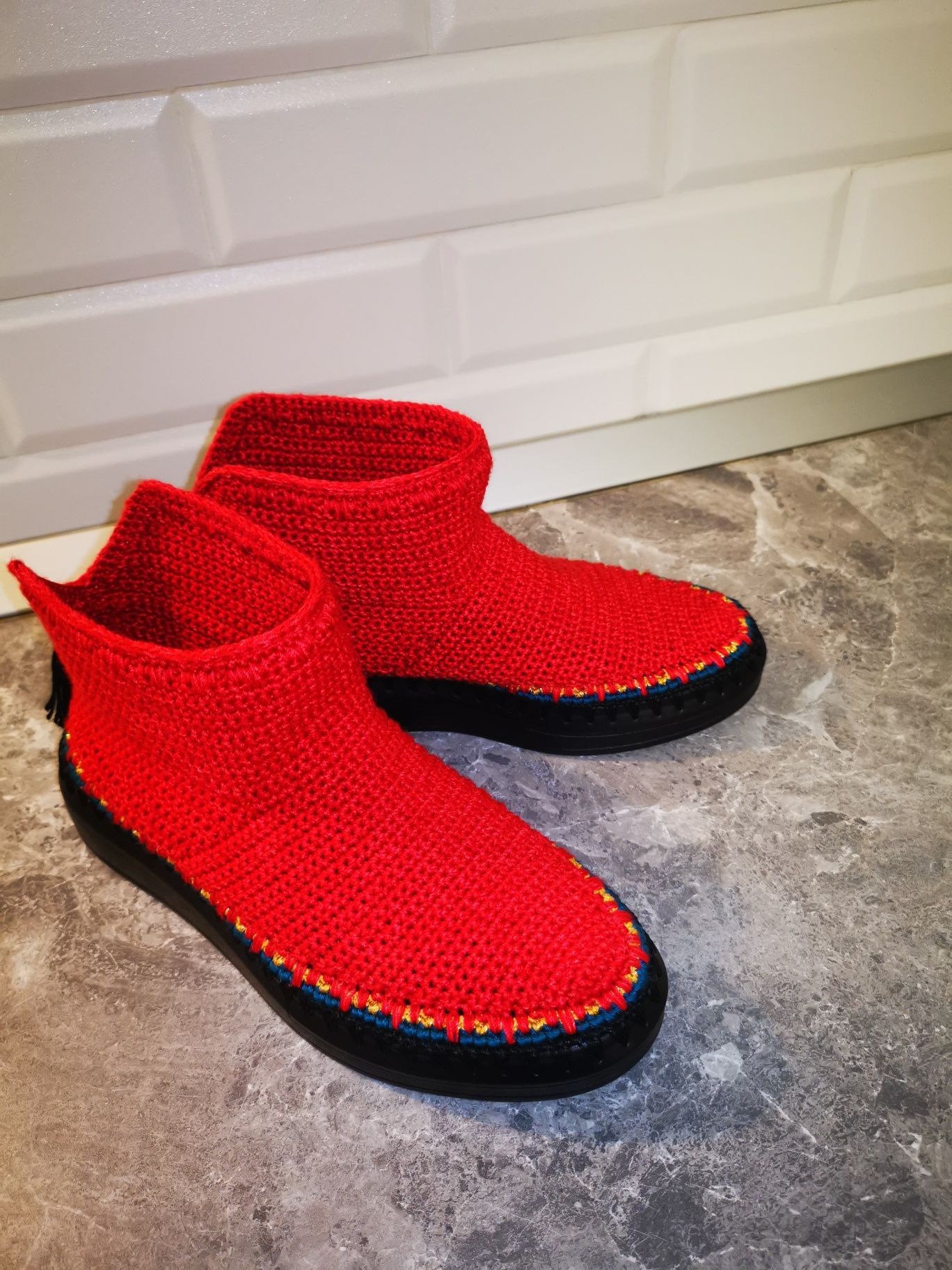 Botine crosetate