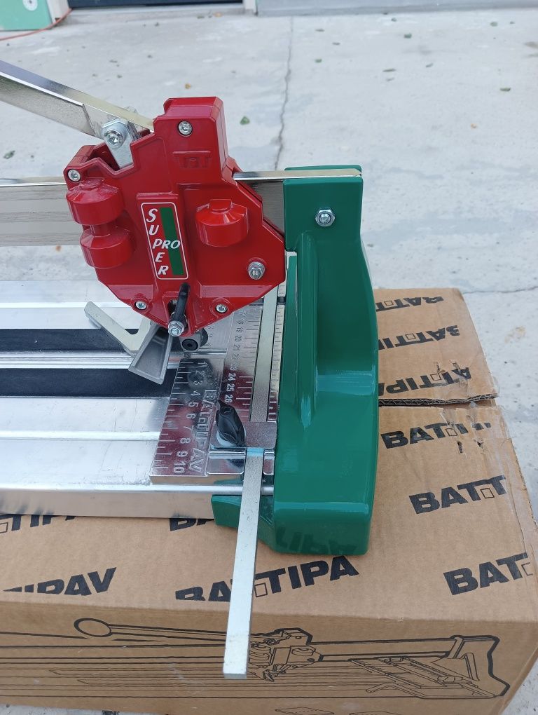 Машина за плочки BATTIPAV PRO Evo 125. + Вендуза