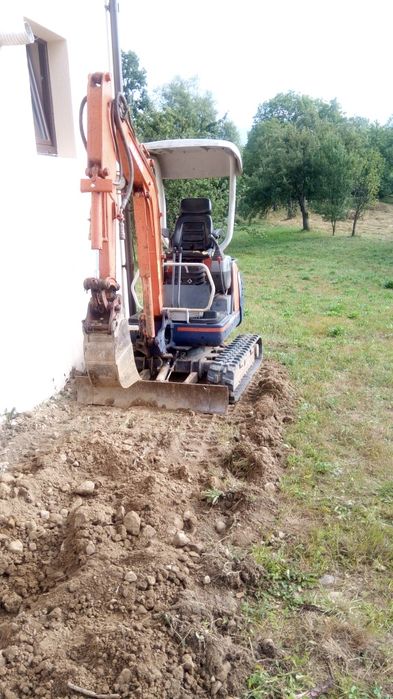 Închiriez miniexcavator și basculă 3,5t