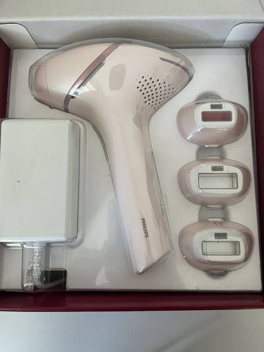 Epilator IPL Philips Lumea serie 9900, model BRI976