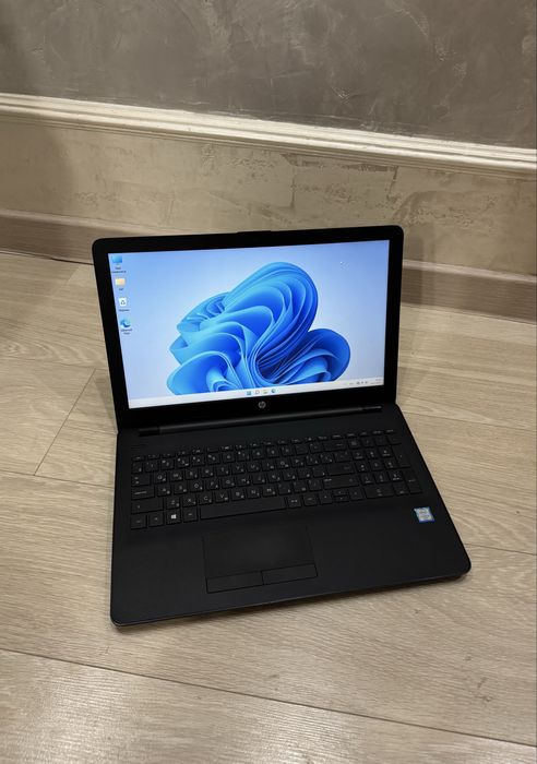 Hp Laptop 15 core i3 500gb