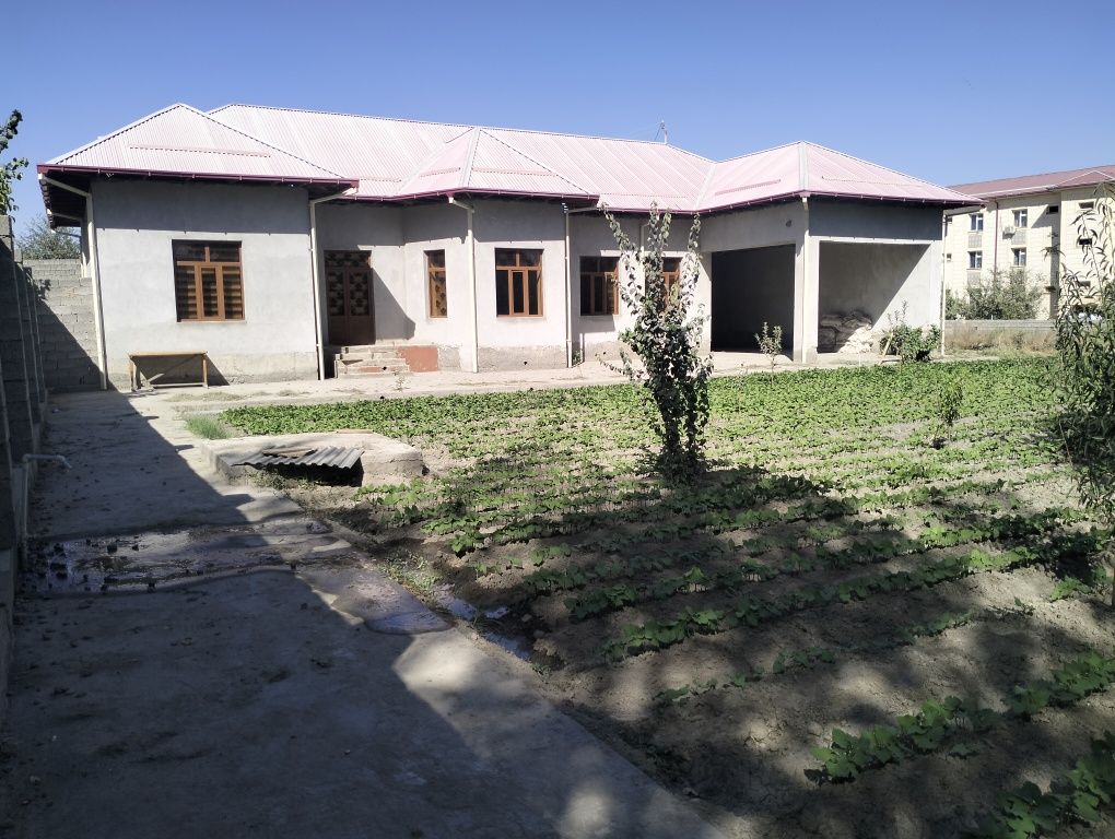Uy sotiladi hovli