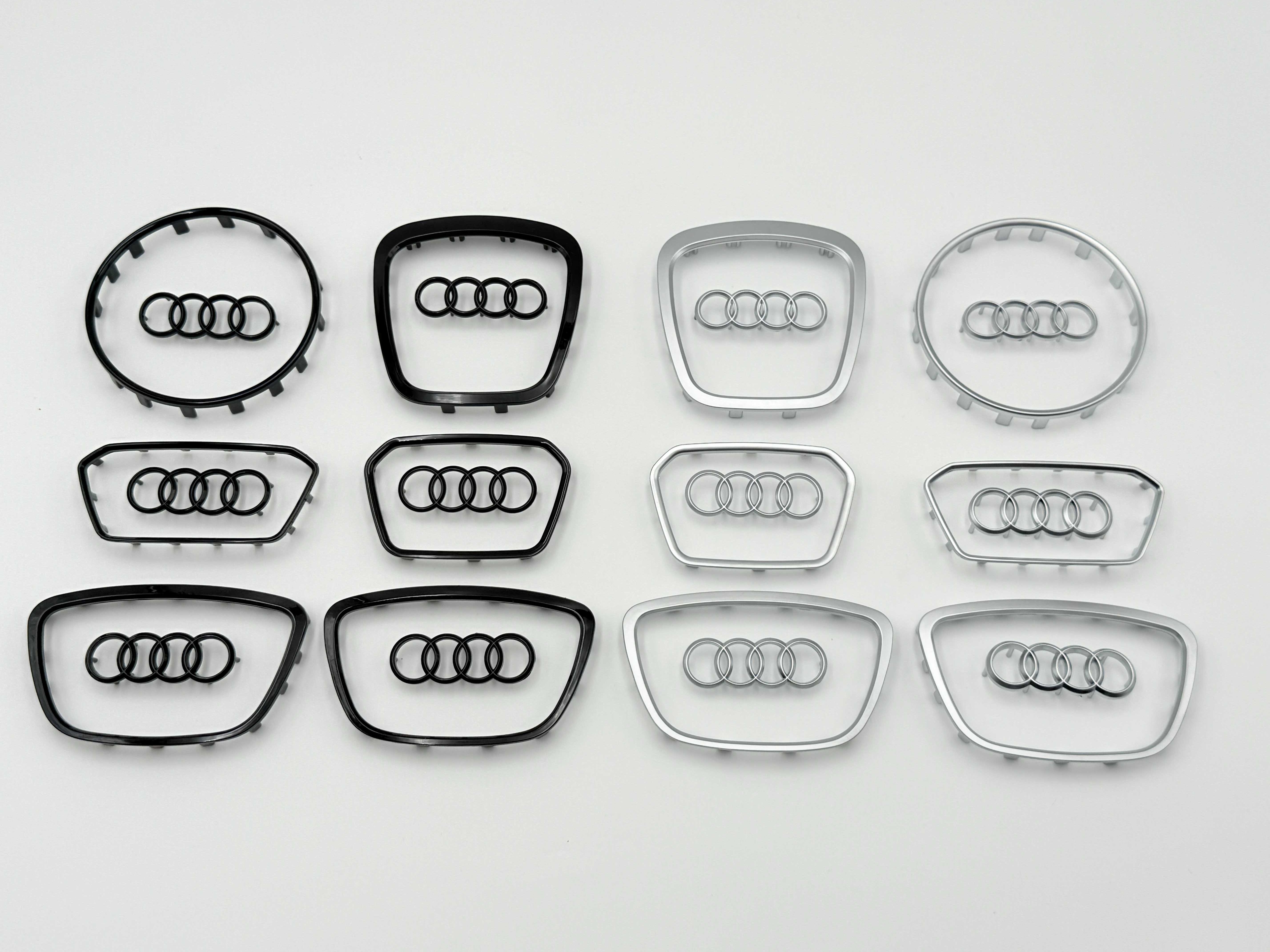 Emblema Compatibila Audi volan crom/negru