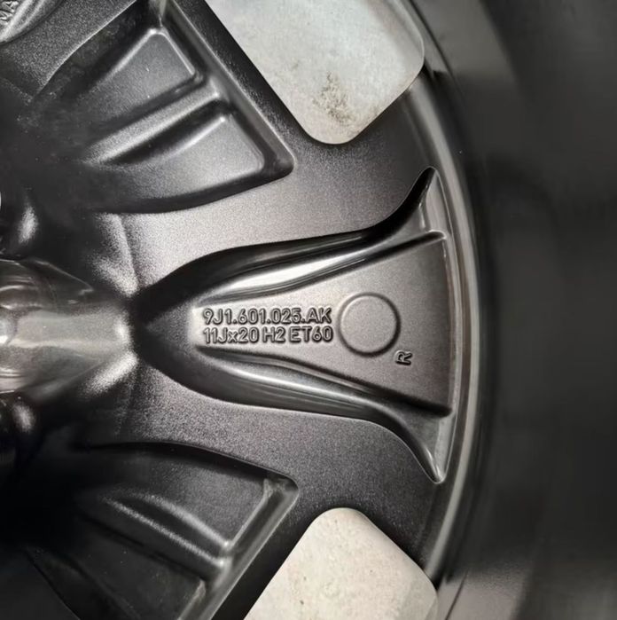 Оригинални джанти порше тайкан 20 цола Porsche taycan