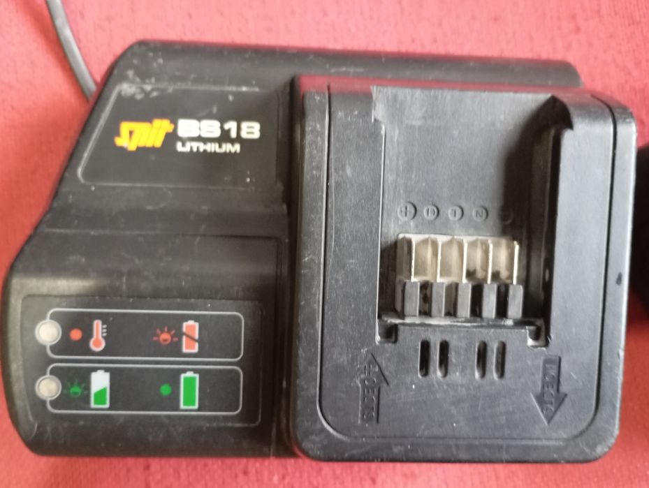 Спит зарядно устройство 18 волта