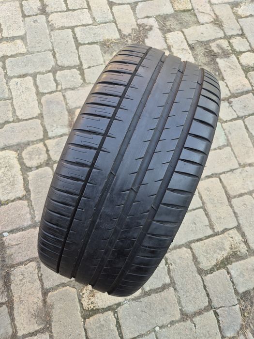 O bucată 255/40 R20 vară - una Michelin Hankook