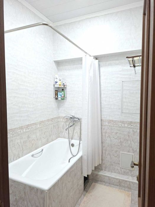 СРОЧНО ПРОДАМ 4 ком квартиру,Метро Бадамзар с хорошим ремонтом 100м2*