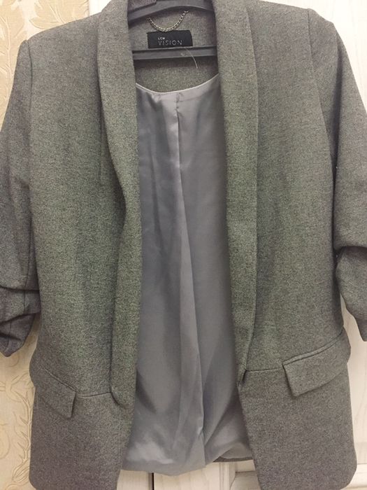 Продаю женский пиджак