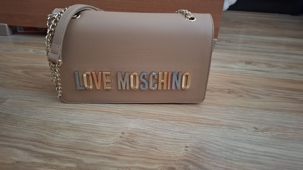 Love Moschino чанта