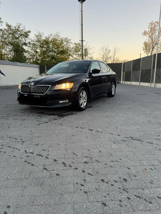 Dezmembrez Skoda Superb 3