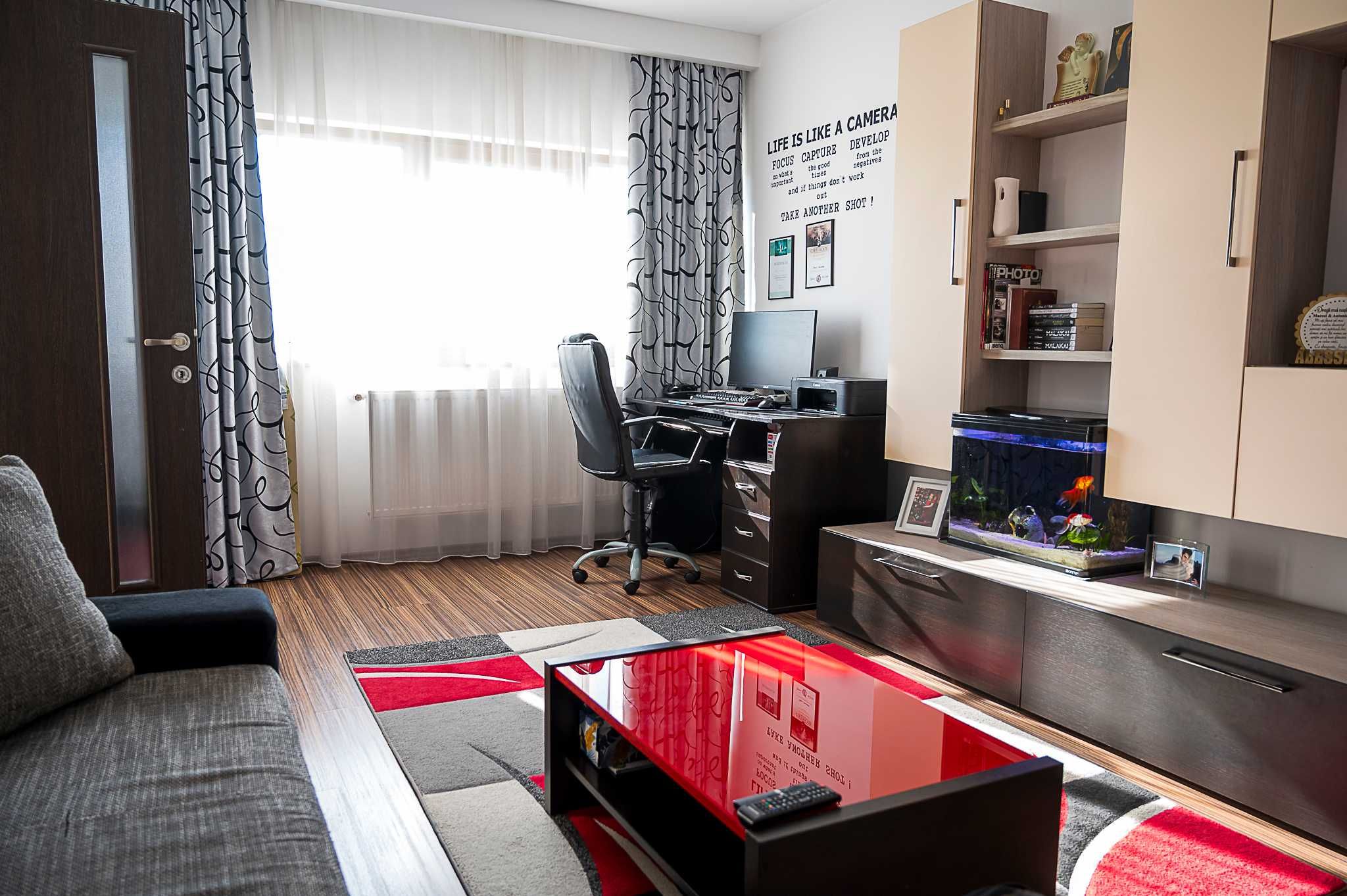 Vând apartament cu două camere + bucătărie open space