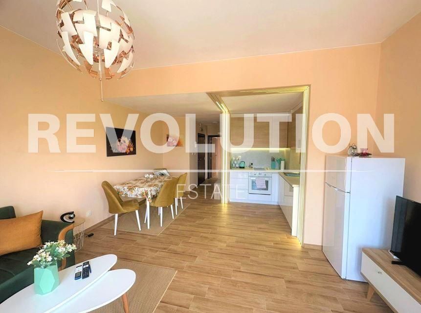 Двустаен апартамент в района на Св.Св. Константин и Елена!