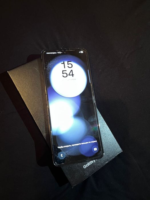 Продам Samsung Galaxy Z-Flip 5