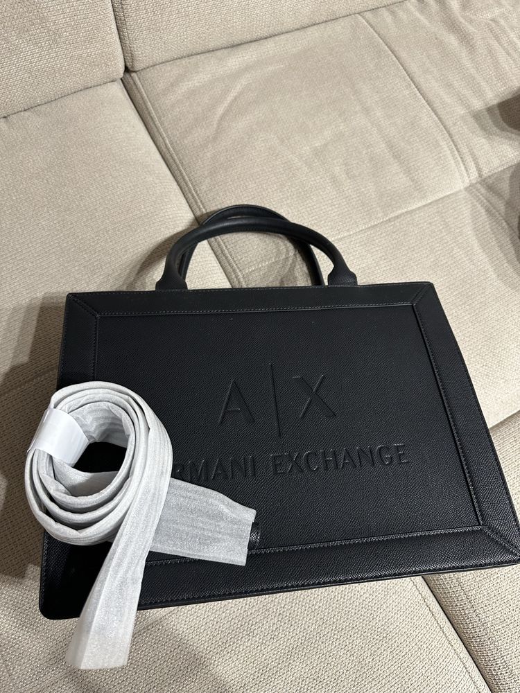 Чанта Armani Exchange