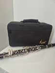 Vând clarinet slade cu geanta si accesorii