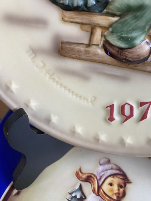 Порцеланови чинии за стена