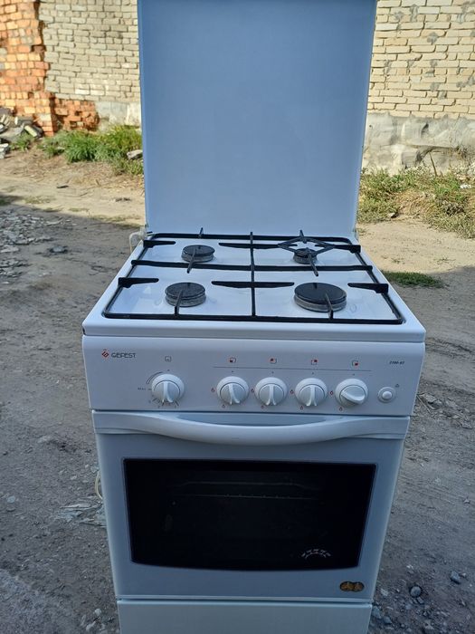 Продам  газовую плиту