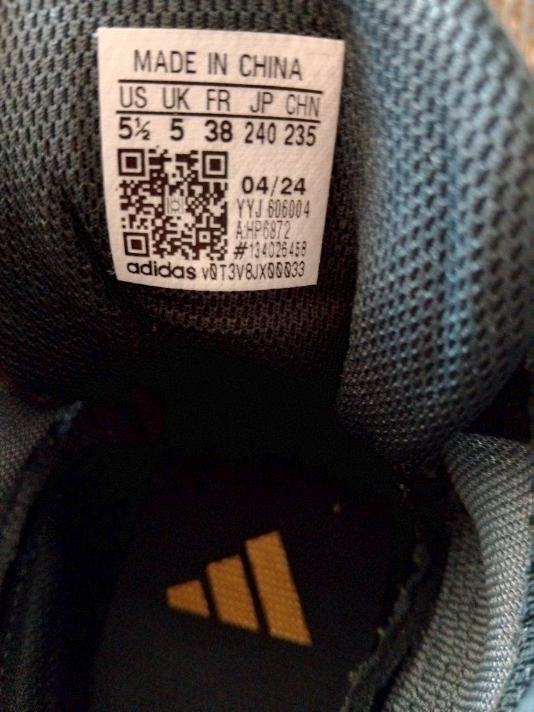 Нови борцовки, Uk5,US 5 1/2,38