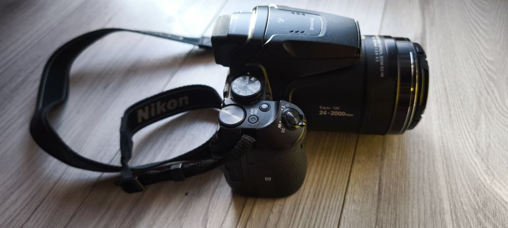 Nikon CoolPix P900 zoom optic 83x +card+geanta+2x trepied ca nou !