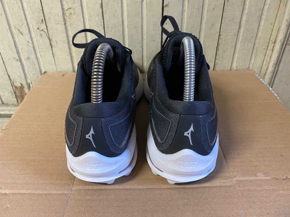 ''Mizuno Wave Rider 25''оригинални маратонки 38 номер