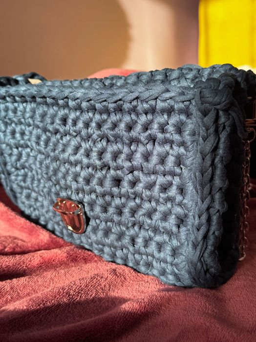 Ръчно плетена чанта - синя