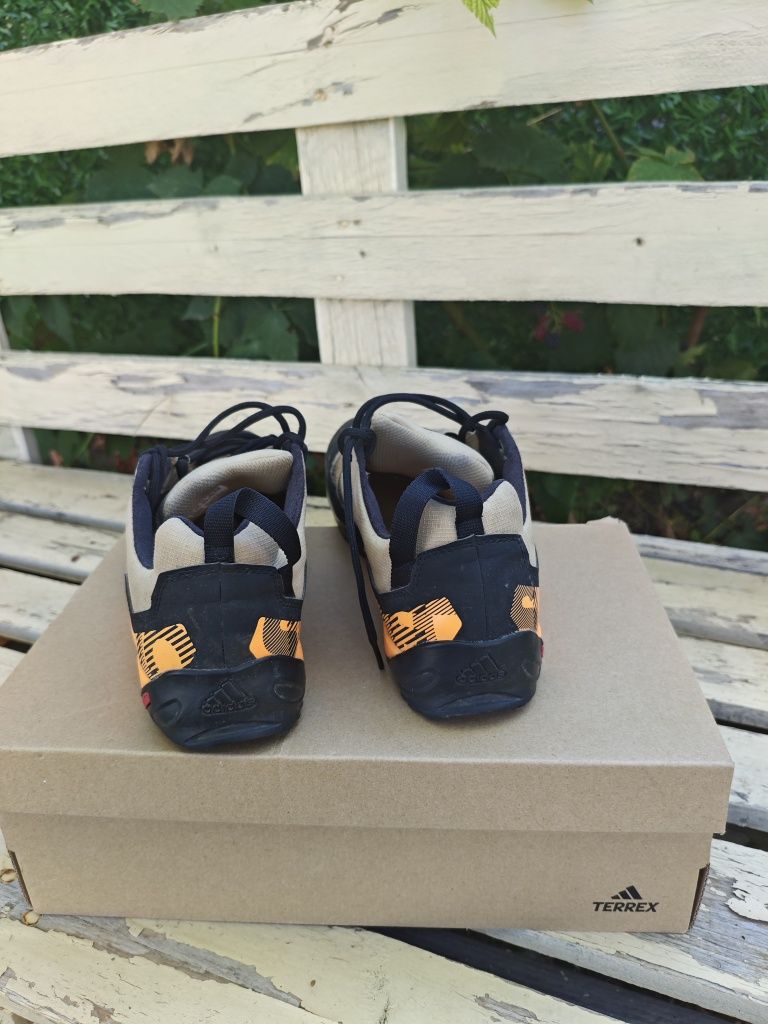 Adidas terrex 44
